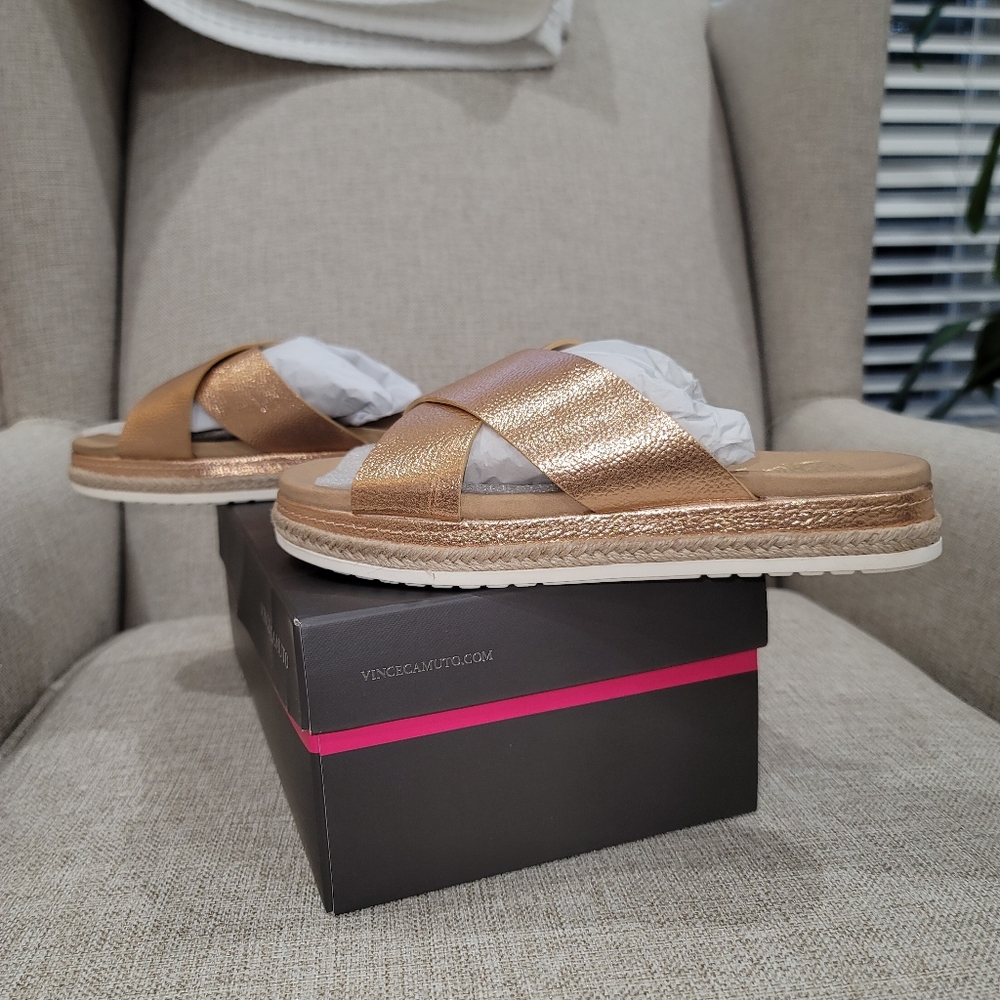 Vince Camuto Rickert Platform - Picture 3 of 6